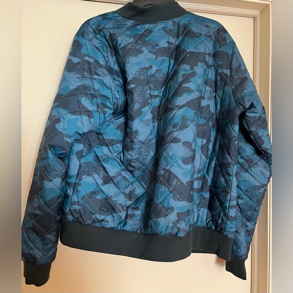 EUC Columbia thermal coil camouflage jacket. Pretty colors. - Picture 3 of 3